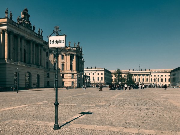 Berlin (DE), Bebelplatz -- 2019 -- 7458