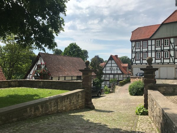 Warburg (DE), Brüderkirchhof -- 2019 -- 0169