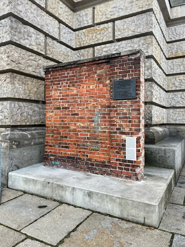 Berlin (DE), Gedenktafel „Solidarność“ -- 2021 -- 8733