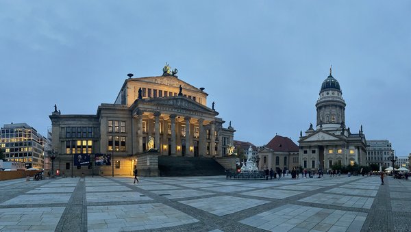 Berlin (DE), Gendarmenmarkt -- 2021 -- 9143