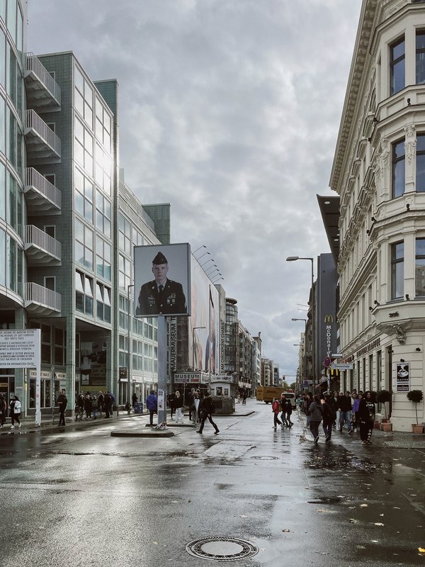 Berlin (DE), Checkpoint Charlie -- 2021 -- 9592
