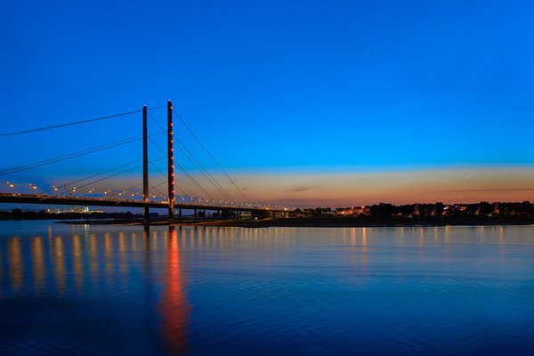 Düsseldorf (DE), Rheinkniebrücke -- 2022 -- 0131