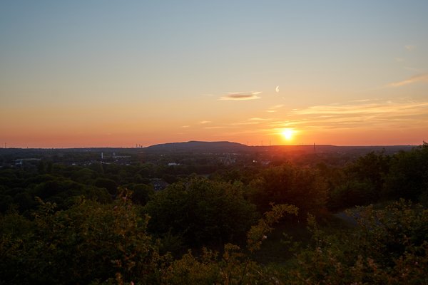 Bottrop (DE), Halde Beckstraße, Blick nach Westen -- 2022 -- 0302