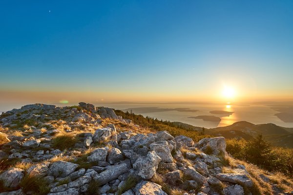 Senj (HR), Nördlicher Velebit, Kvarner Bucht vom Velika Kosa -- 2022 -- 0656