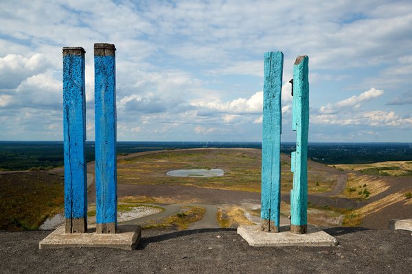 Bottrop (DE), Halde Haniel, Totems -- 2023 -- 0099