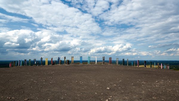 Bottrop (DE), Halde Haniel, Totems -- 2023 -- 0101
