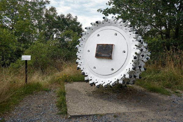 Bottrop (DE), Halde Haniel, Walzenkörper -- 2023 -- 0204