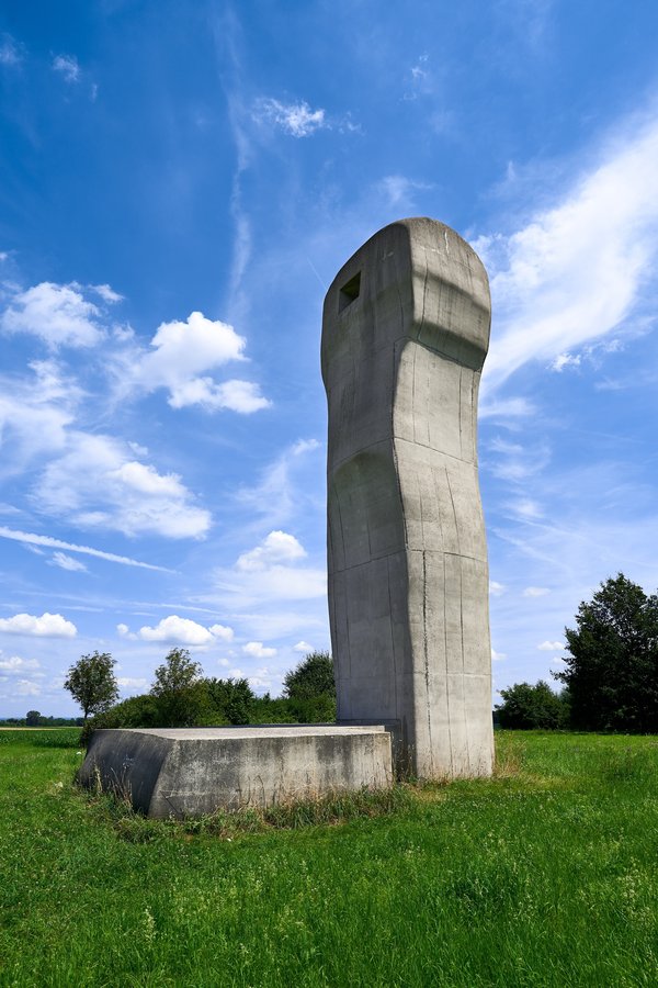 Neuss (DE), Raketenstation Hombroich, Skulptur „Begirari V“ -- 2024 -- 0012