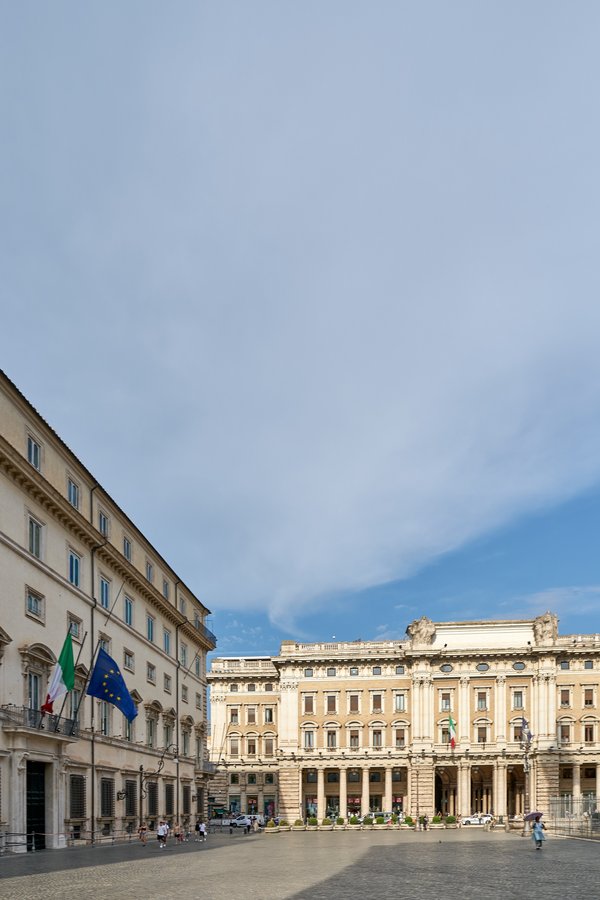 Rom (IT), Piazza Colonna -- 2024 -- 0405