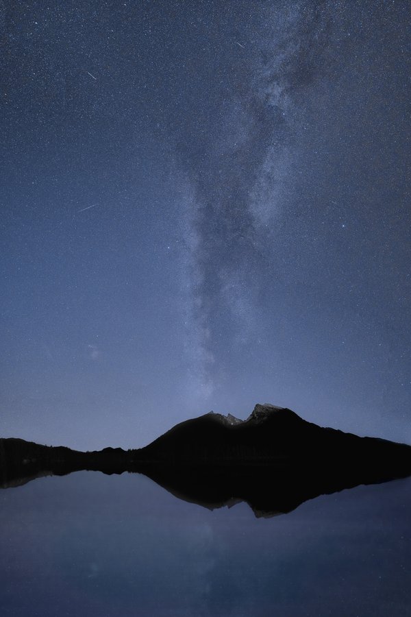 Ramsau bei Berchtesgaden (DE), Milchstraße über Hochkalter & Hintersee -- 2024 -- 1018-50