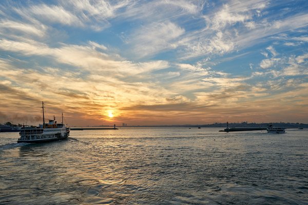 Istanbul (TR), Hafen von Haydarpaşa -- 2024 -- 1035