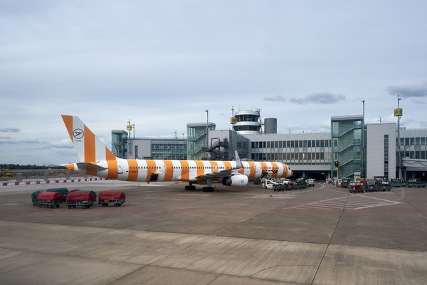 Boeing 757-300 (D-ABOJ), Düsseldorf DUS (DE) -- 2024 -- 0540